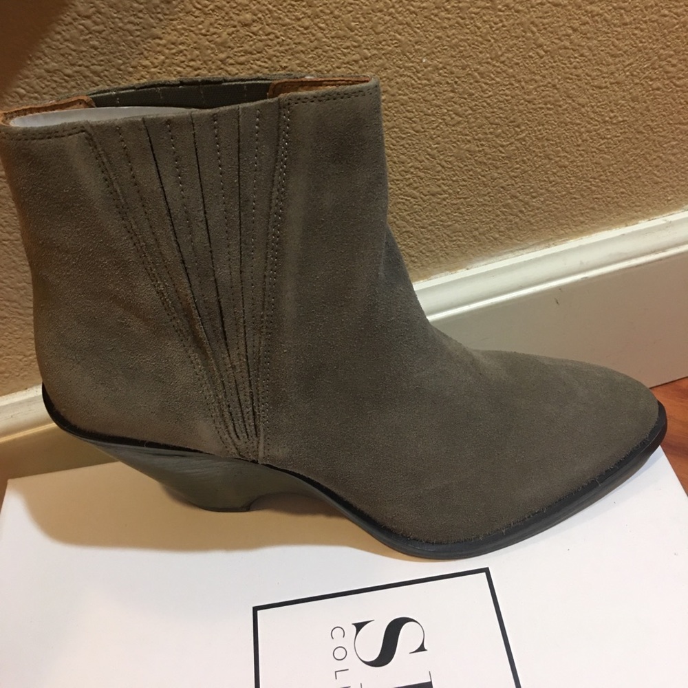 Seychelles park suede Taupe wedge boots size 9.5M